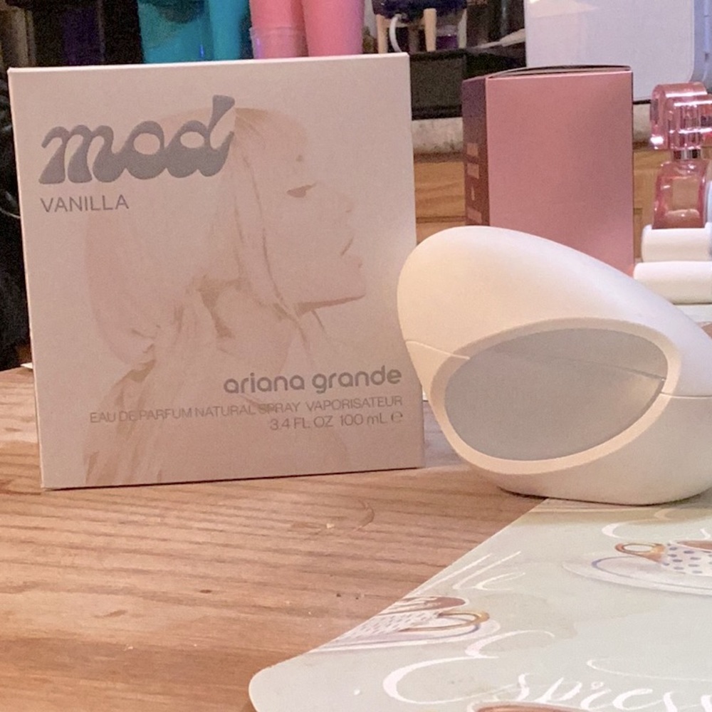 Areana Grande Mod  Vanillia perfume